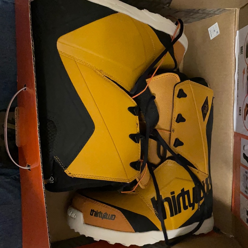 Thirty Two brand new Snowboarding Boots